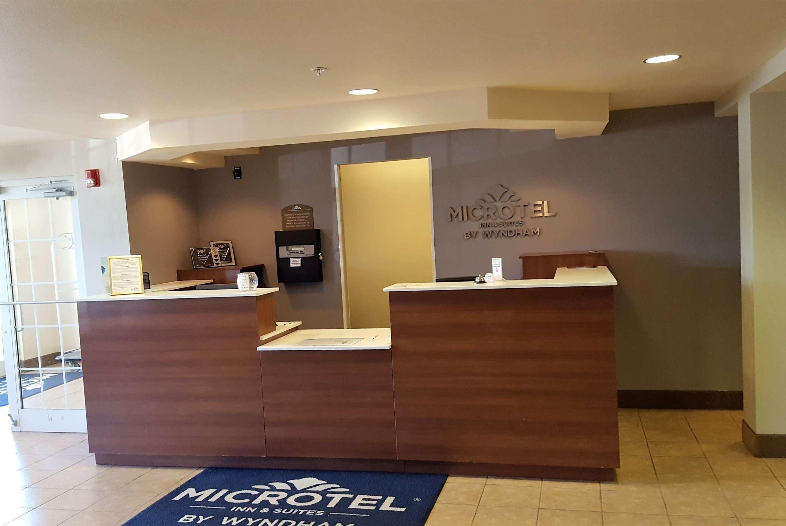 Microtel Inn & Suites By Wyndham Bellevue Bagian luar foto