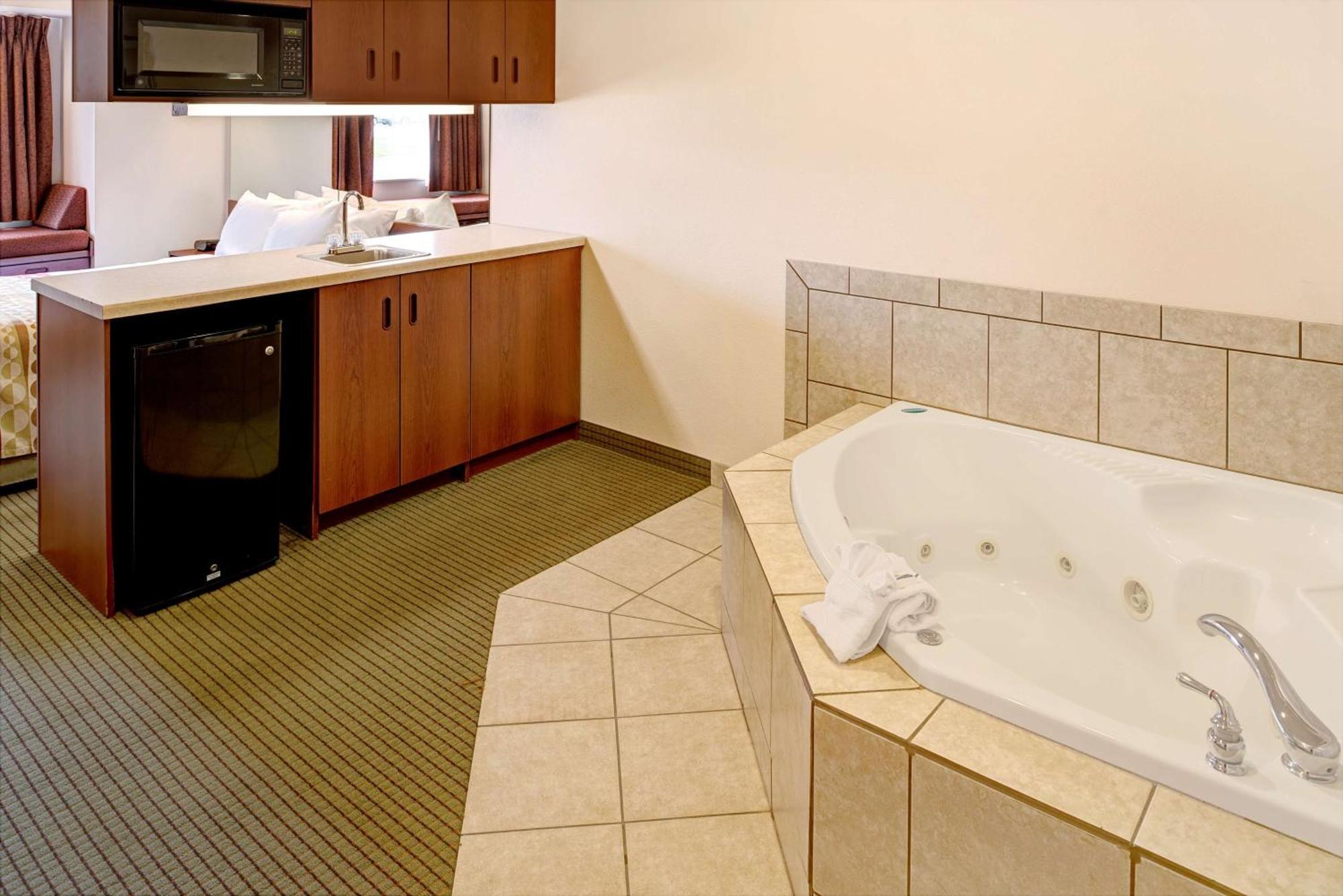 Microtel Inn & Suites By Wyndham Bellevue Bagian luar foto