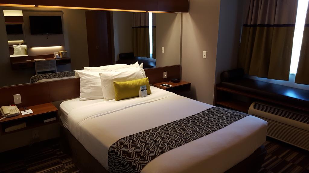 Microtel Inn & Suites By Wyndham Bellevue Bagian luar foto