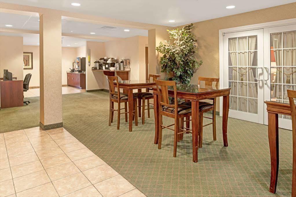 Microtel Inn & Suites By Wyndham Bellevue Bagian luar foto